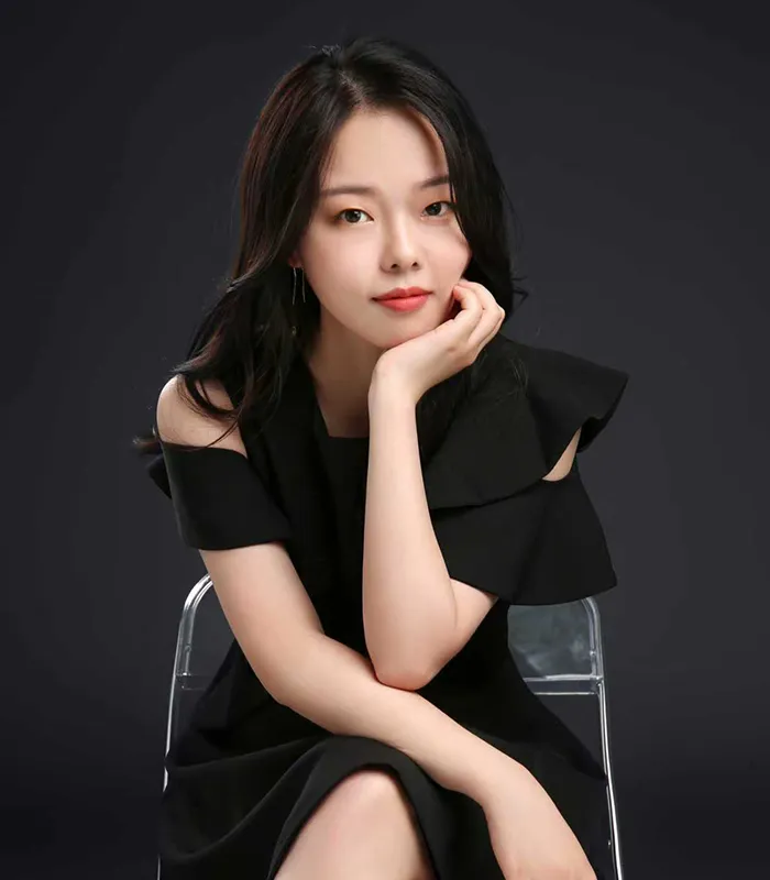 Business Manager Ashely